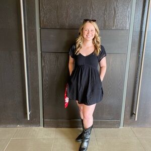 Hollister Romper (With Pockets 😜)